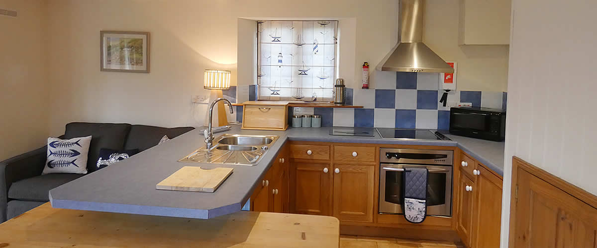 Primrose Cottage - a delightful holiday cottage at Tolraggott Farm, St Endellion, Port Isaac, Cornwall, sleeps up to 4